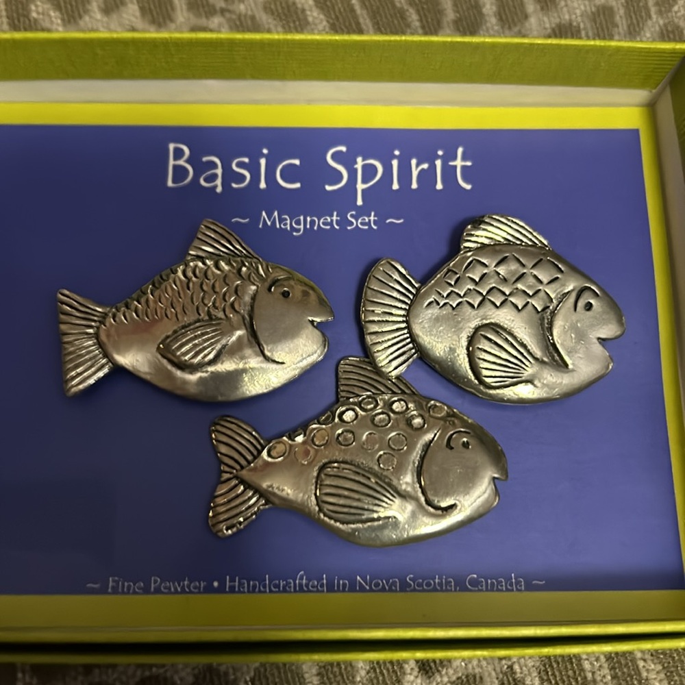 Magnets - Picture 2 of 3